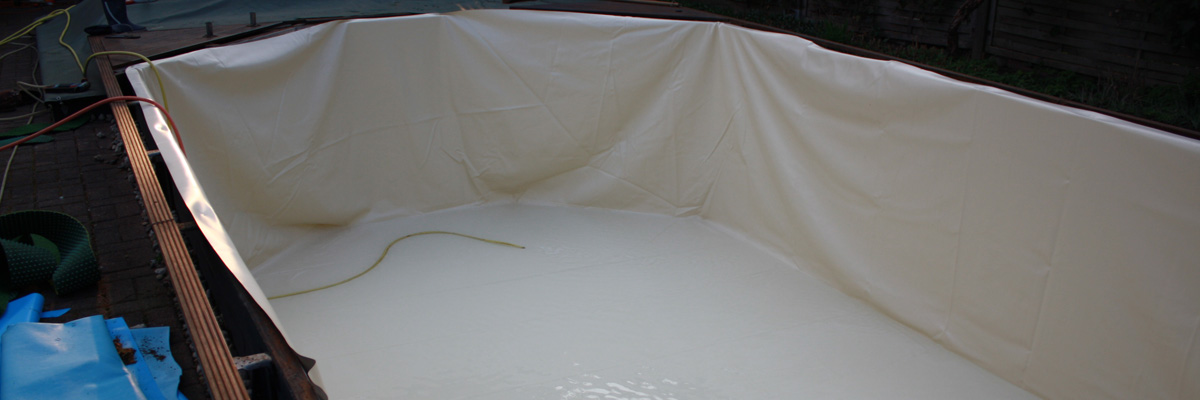 Neue Schwimmbadfolie sandfarben